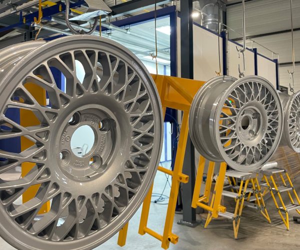 peinture-jantes-de-voiture-couleur-metal