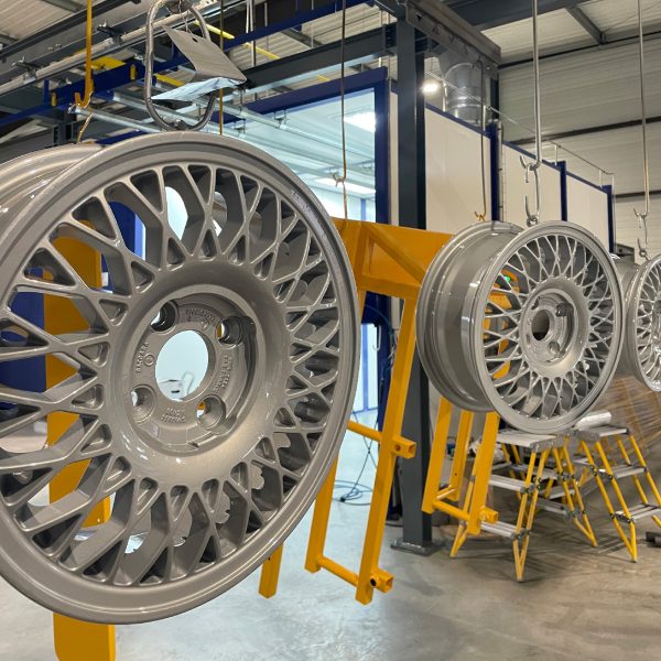 peinture-jantes-de-voiture-couleur-metal