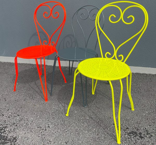 peinture-metal-chaises-de-jardin-couleur-metal